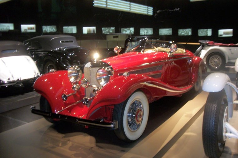 Машина Круэллы Девиль