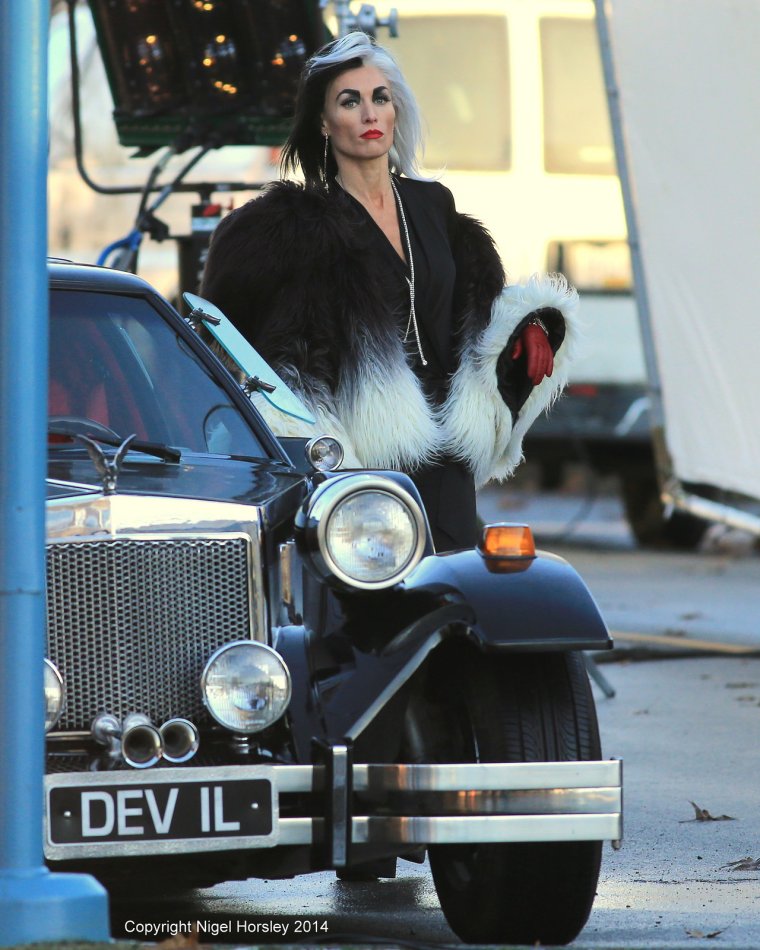 Виктория Смёрфит Круэлла де Виль машина