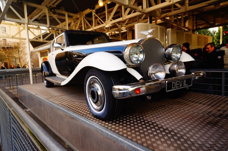 Машина Стервеллы Девиль марка