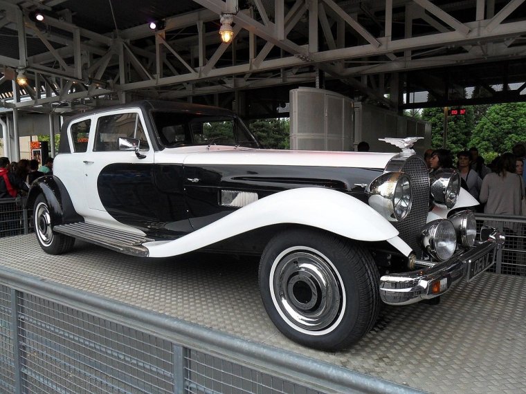 Кадиллак Deville Круэлла