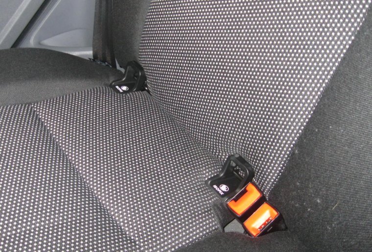 Kia Sorento 2008 система Isofix