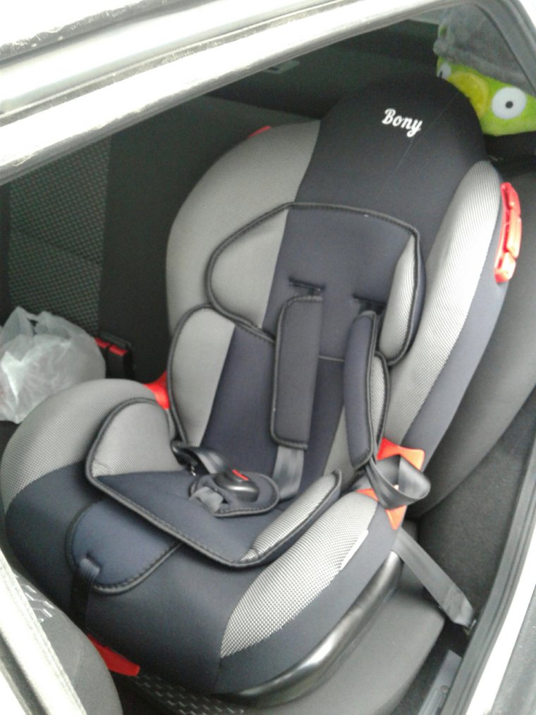 Автокресло Лада Гранта