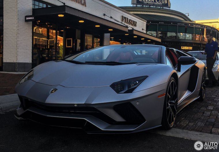 Lamborghini Aventador s серебристый