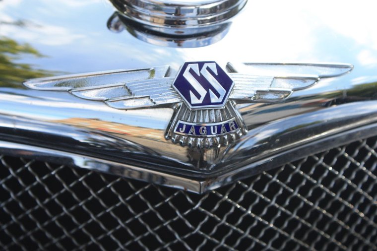 Эмблемы авто