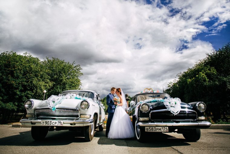 Свадебный ретро автомобиль