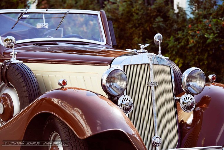 Ретро машина бежевая