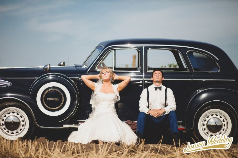 Свадебная фотосессия с машиной