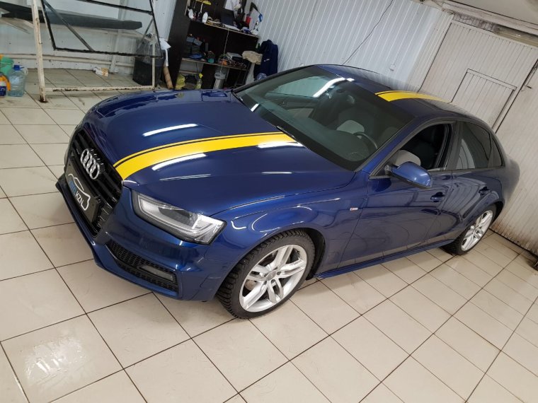 Оклейка синего авто