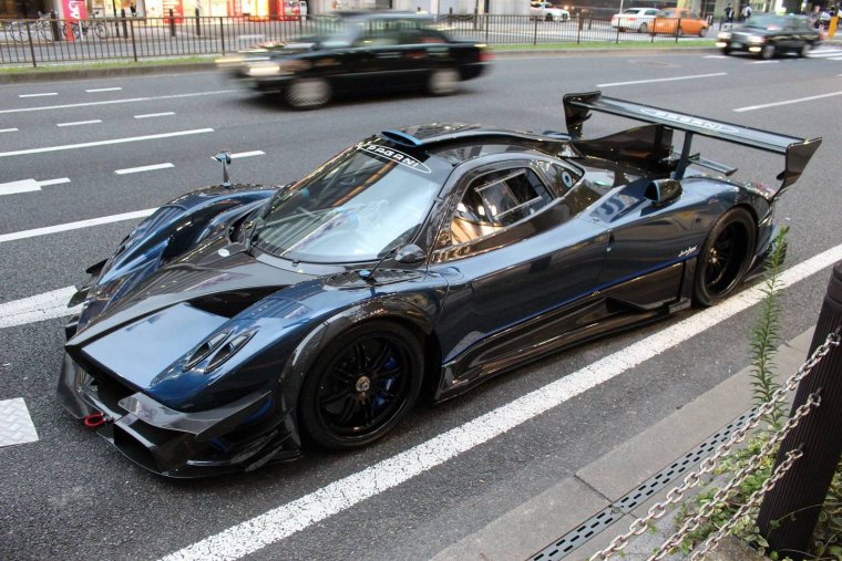 Суперкары Пагани зонда