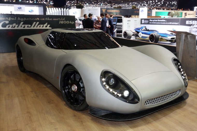 Самый большой спорткар в мире