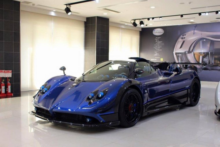 Спорткар Pagani Zonda