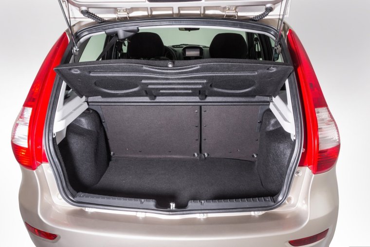 Лада Калина 2 хэтчбек багажник