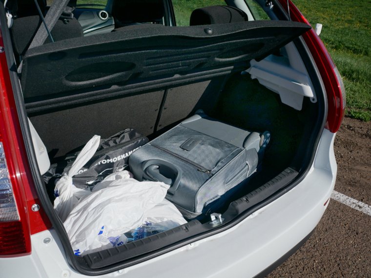 Калина 2 спорт с открытым багажником