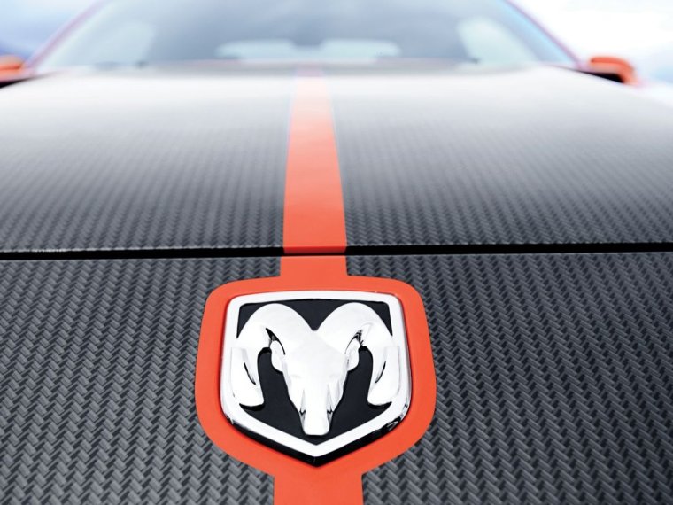 Dodge Challenger Emblem