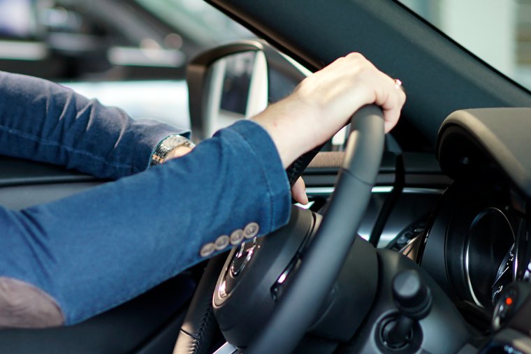 Прослушка в машину мужа