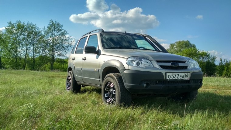 Шевроле Нива на 20 колесах