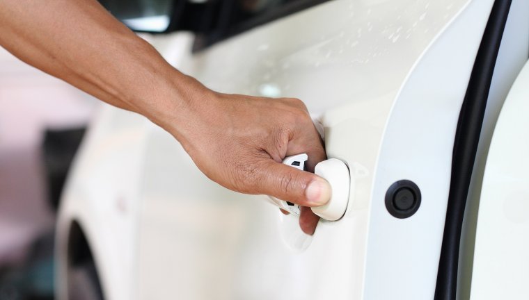 Маникюр на прищемленный палец