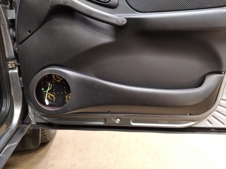 16 Динамики Focal в двери на Шевроле ниву