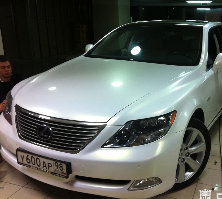 Жемчужный цвет машины