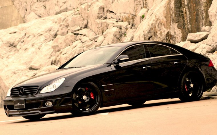 Мерседес Бенц CLS черный