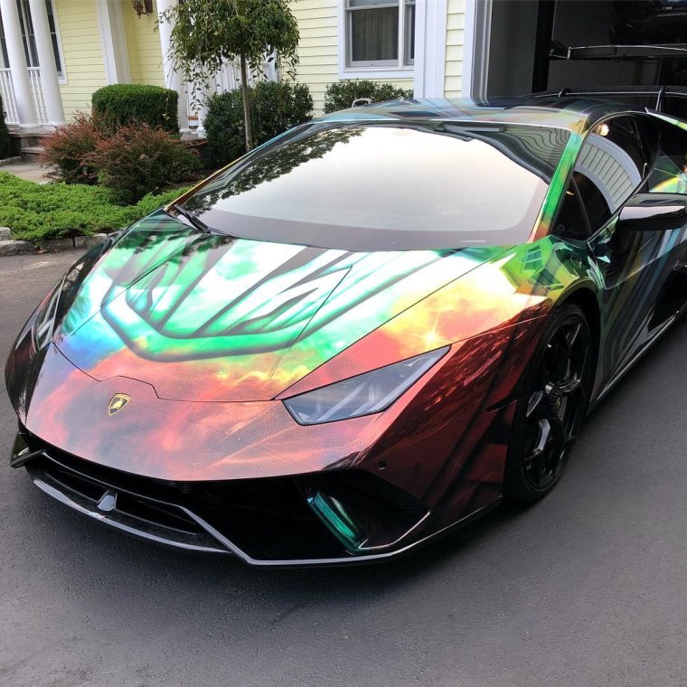 Радужная Ламборгини Хуракан