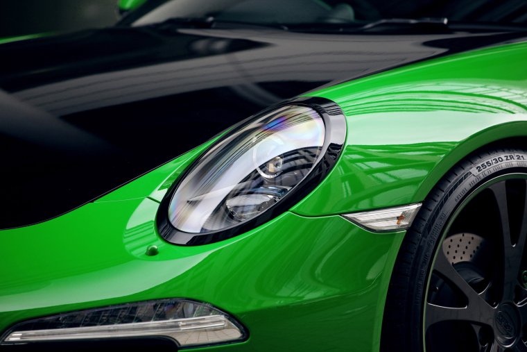 Порше ТЕЧАРТ 911 зеленый