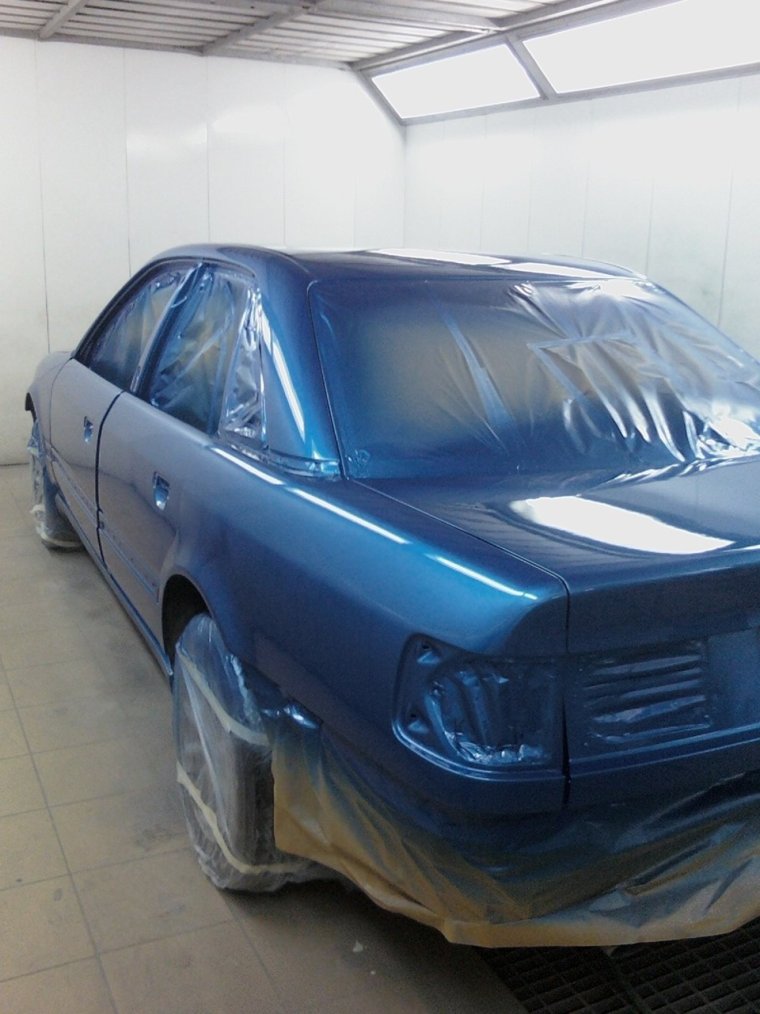 Ауди 100 45 кузов в виниловой плёнке