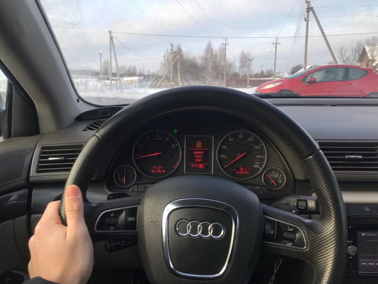 За рулем Ауди а4 зимой