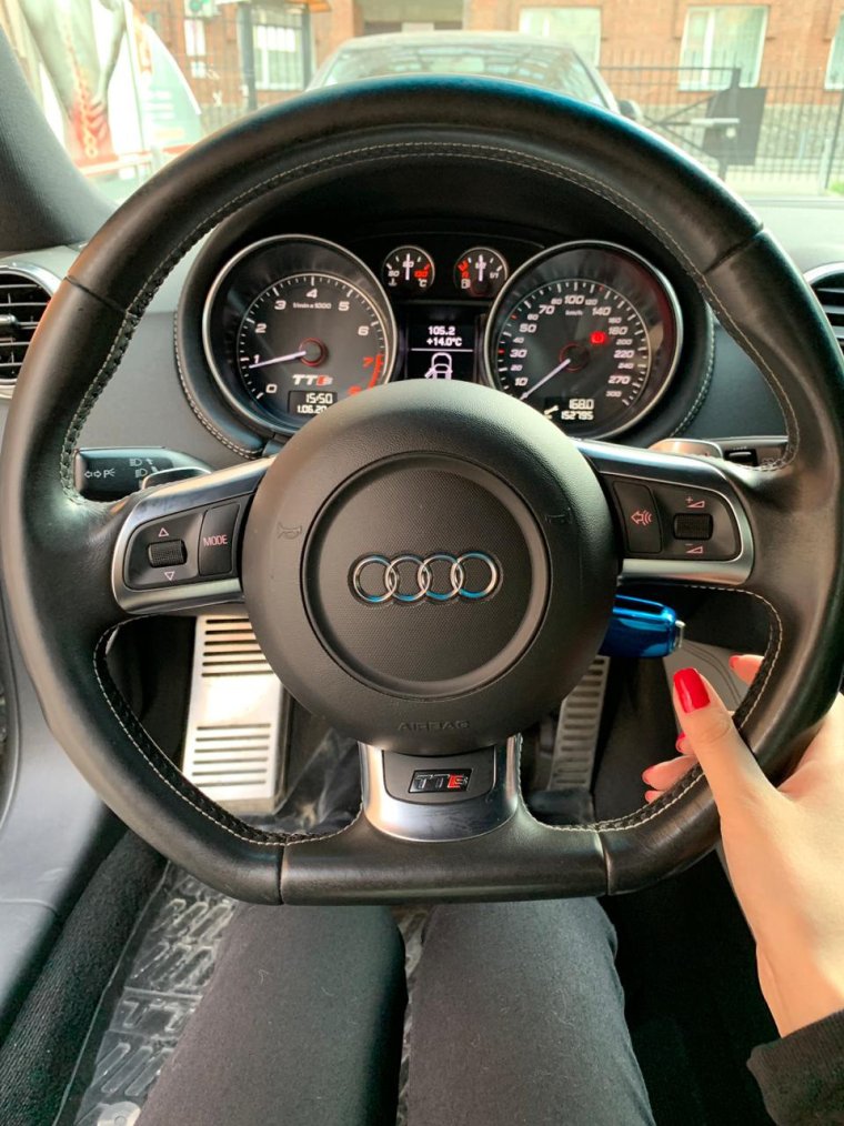 Черные Ауди на руле