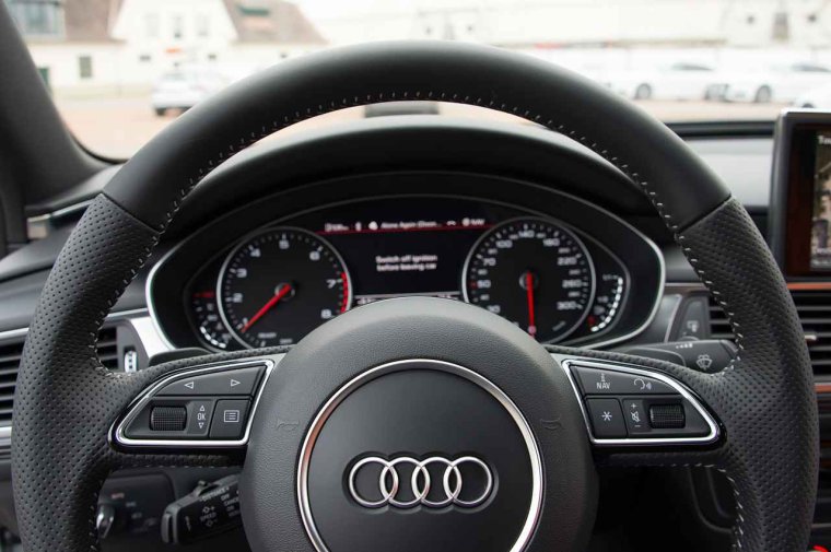 Ауди а6 с7 за рулем