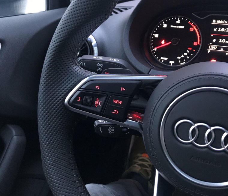 За рулем Ауди ку3 Спортбэк