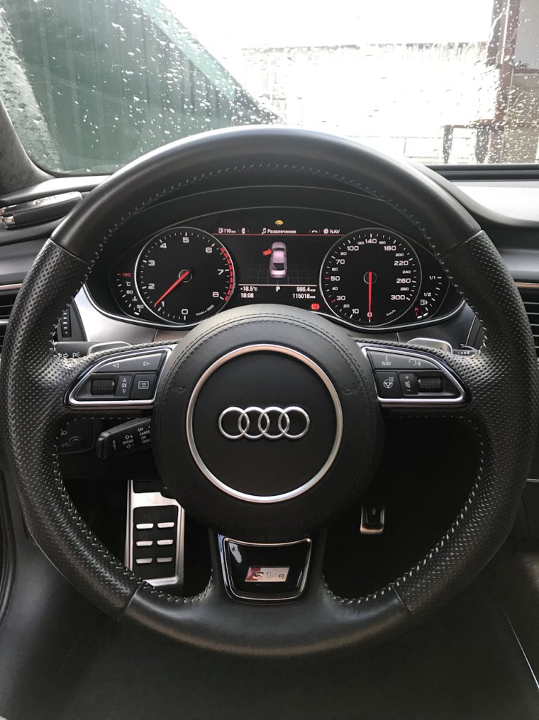 Ауди а6 с6 за рулем