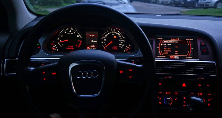Audi a6 c6 ночью