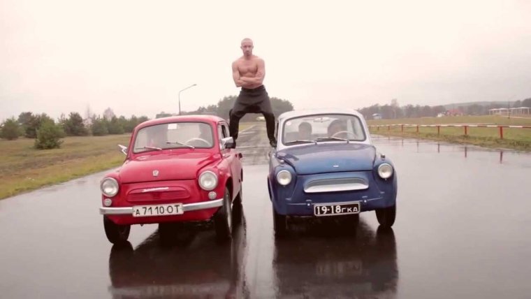 Жан Клод Ван Дамм без одежды