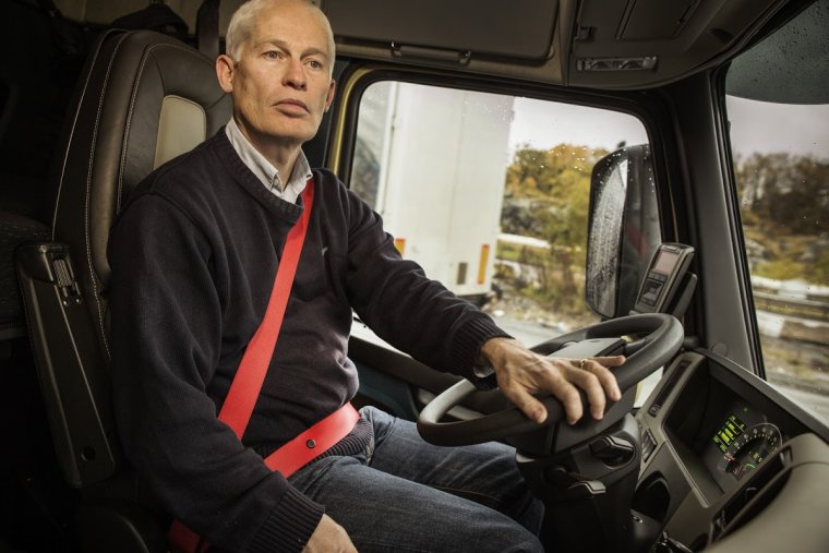 Ван Дамм на грузовиках