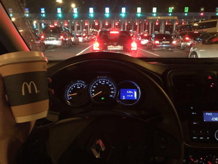 За рулем Мерседеса ночью