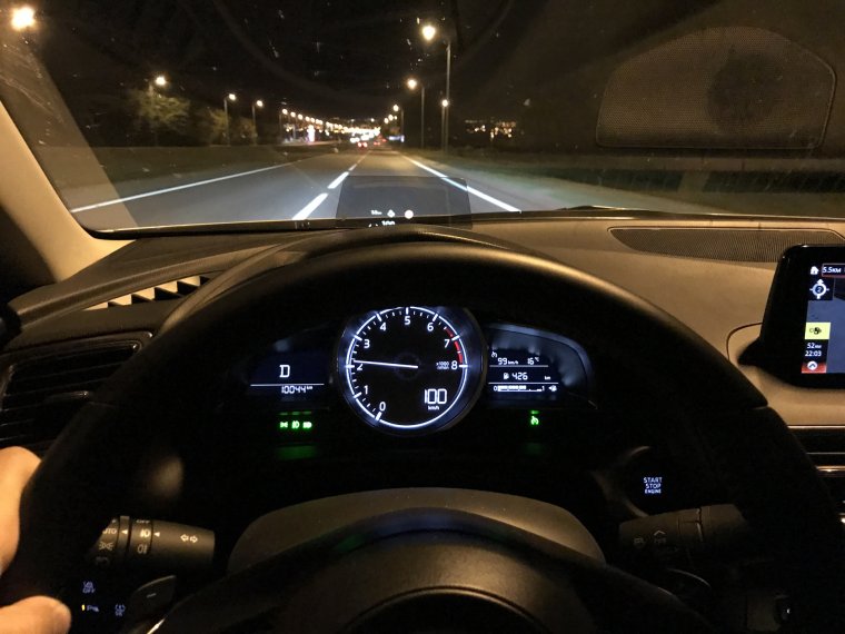 За рулем Тойоты ночью