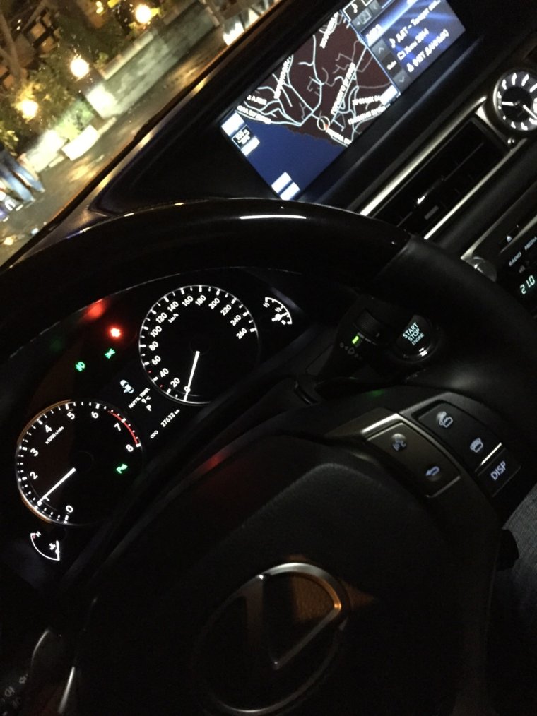 За рулем Лексуса 570