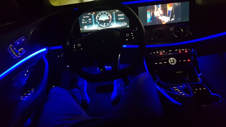 W213 Mercedes салон ночью