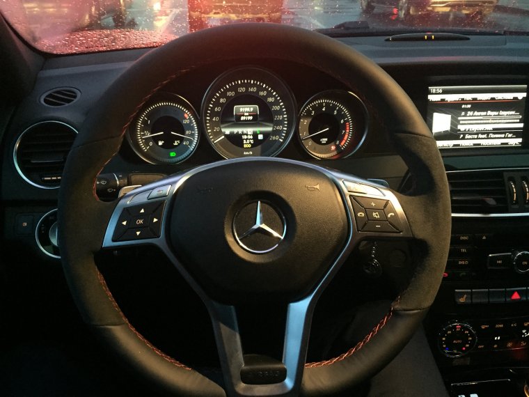 Мерседес-Бенц е-200 руль