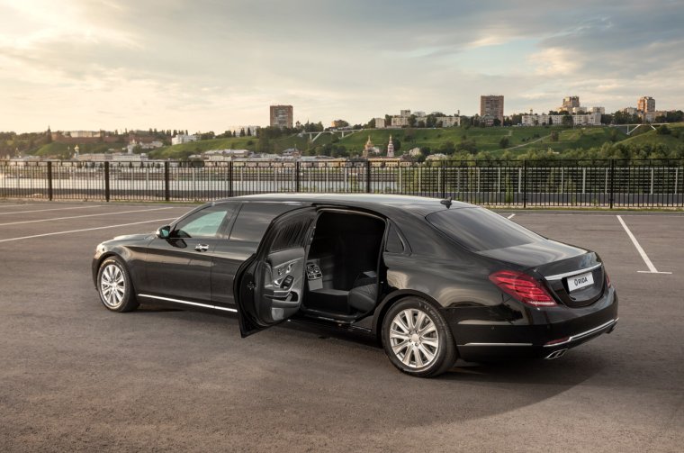 S600 Maybach Pullman Guard