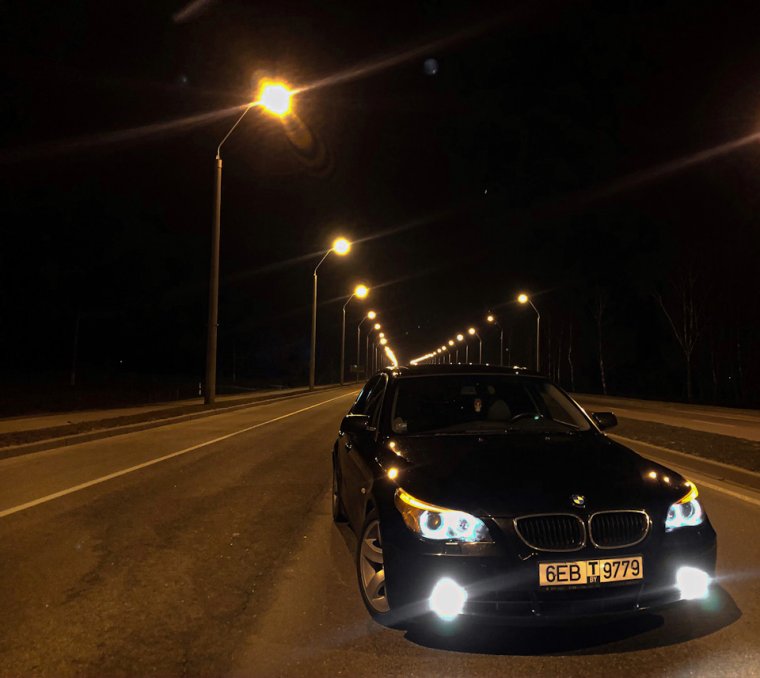 БМВ е60 ночью