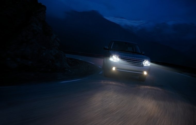 Range Rover ночь фары