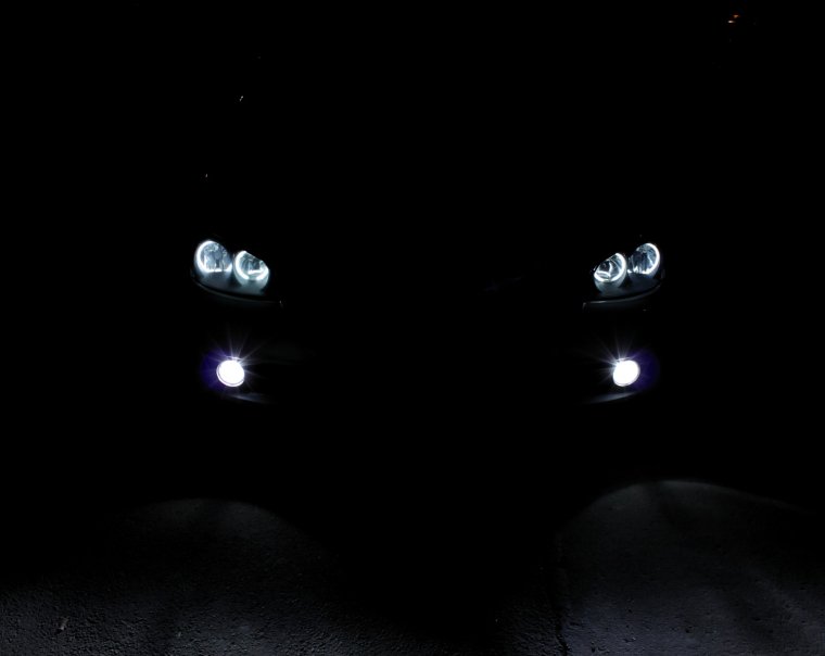 Фары в темноте