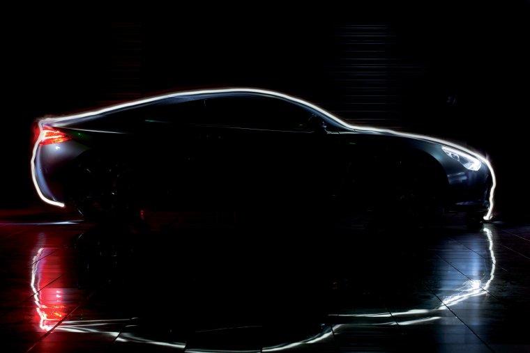 Черное авто на черном фоне