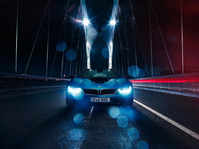 Гоночные машины ночью