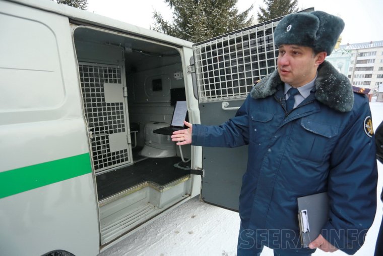 Водитель автозака