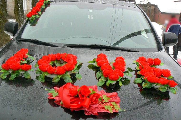 Цветы на капоте