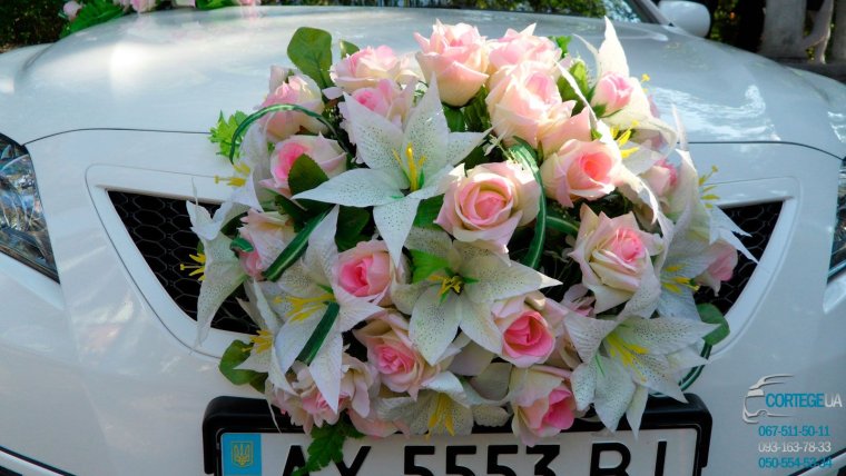 Свадебные машины украшенные лилиями