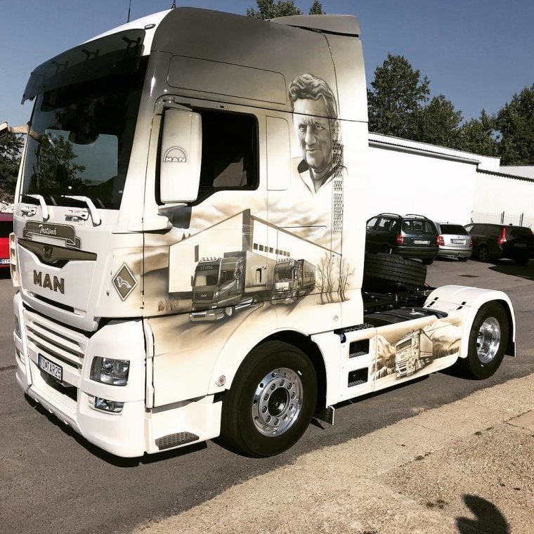 Грузовые машины